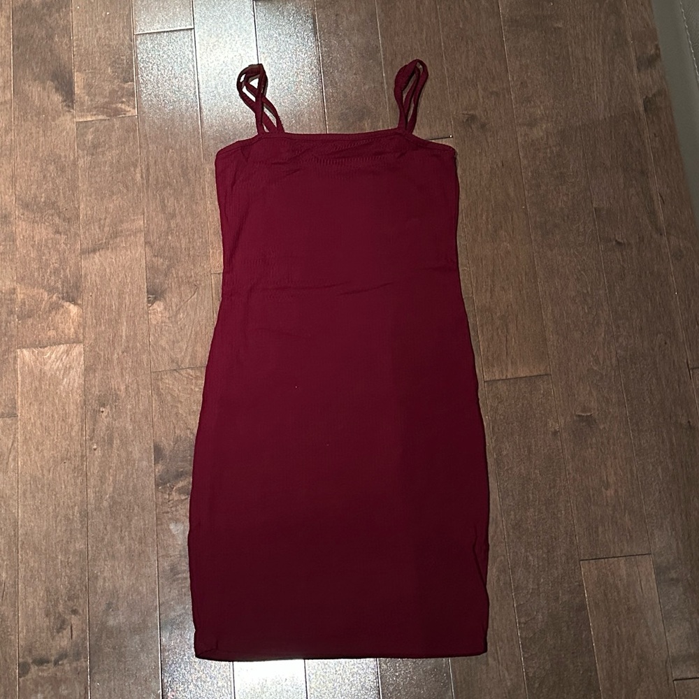 Wine red flattering ribbed dress with adjustable straps